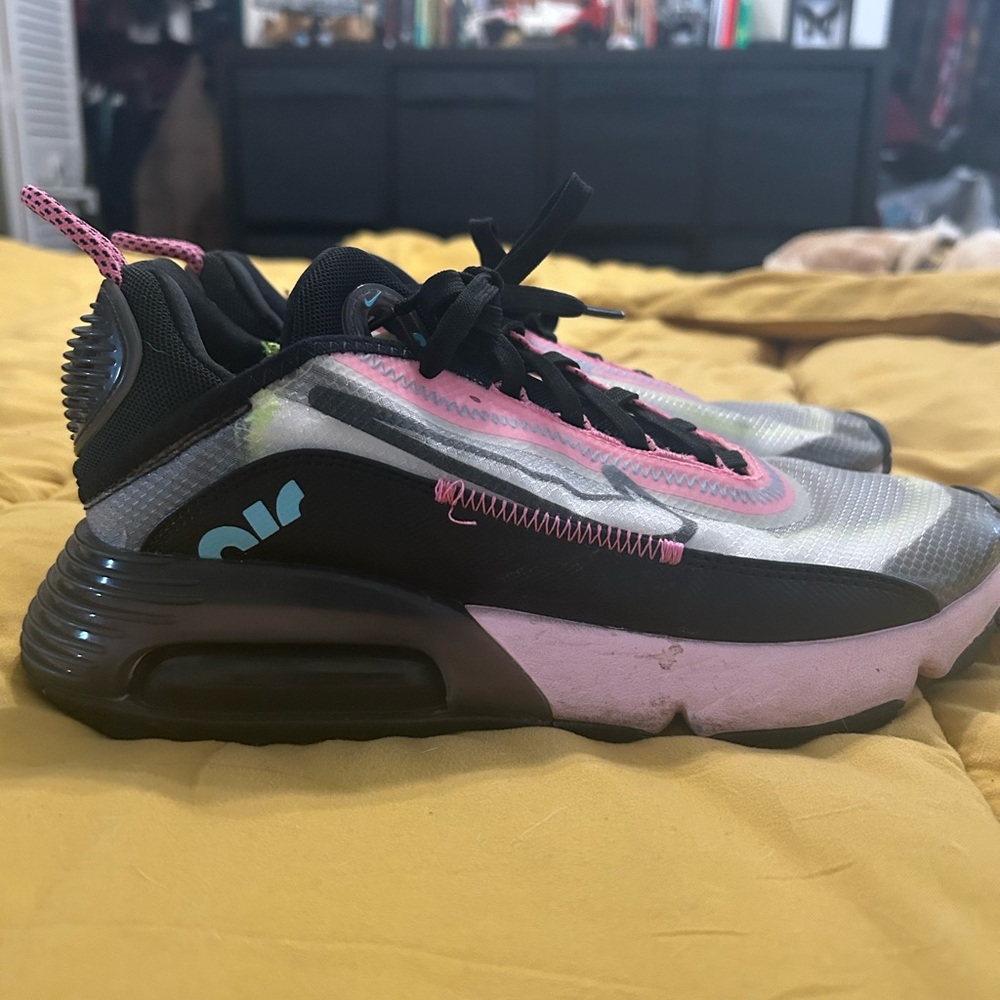 Nike Women’s Air Max 2090 Lotus Pink - Picture 4 of 5